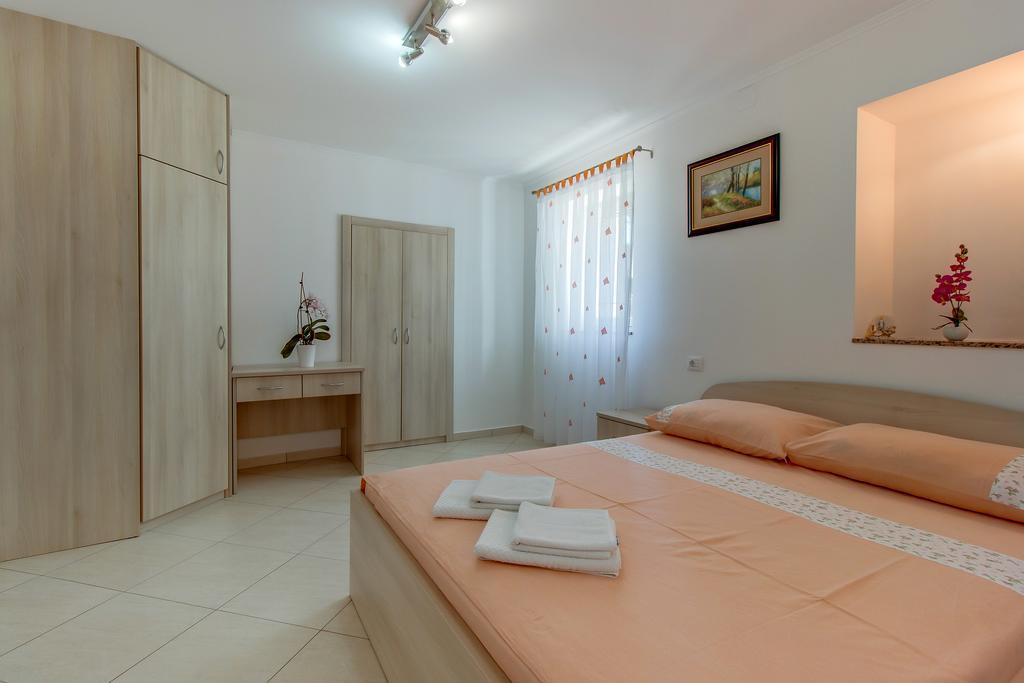 Apartments Leila Мали-Лошинь Экстерьер фото