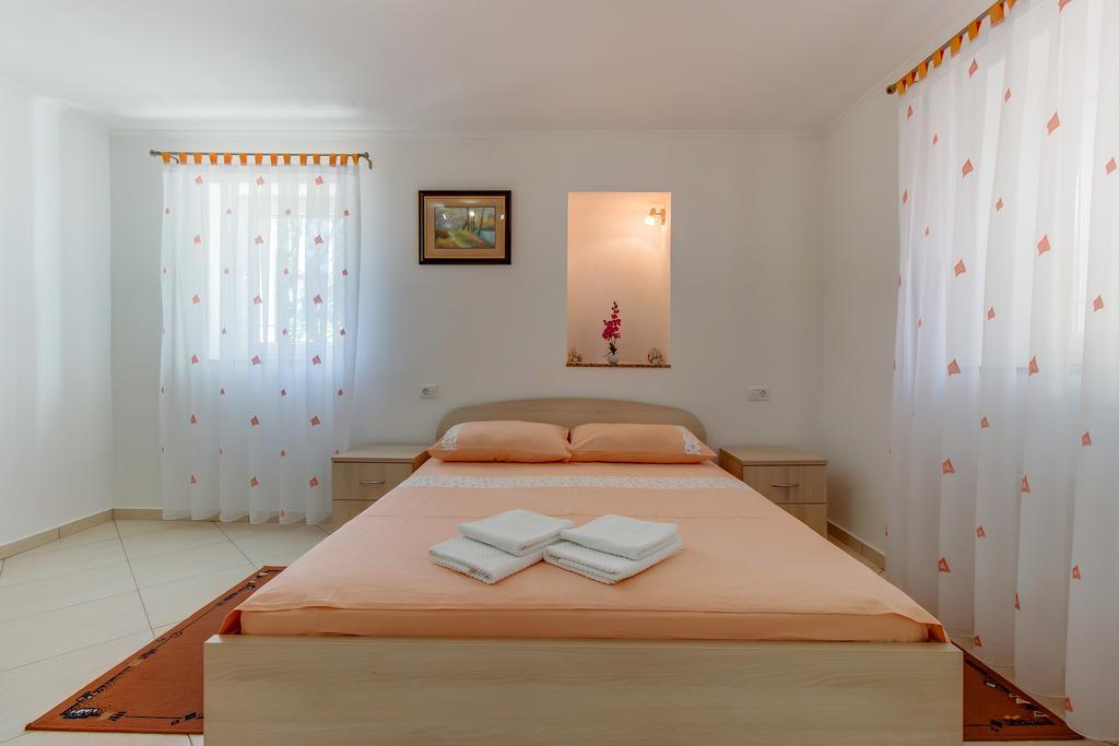 Apartments Leila Мали-Лошинь Экстерьер фото