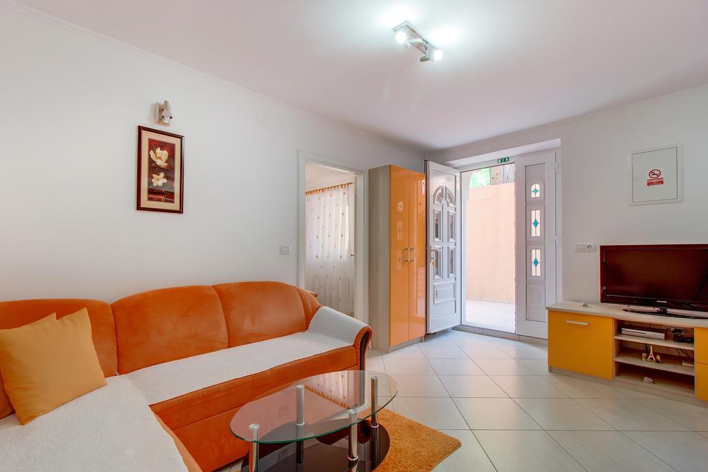 Apartments Leila Мали-Лошинь Экстерьер фото