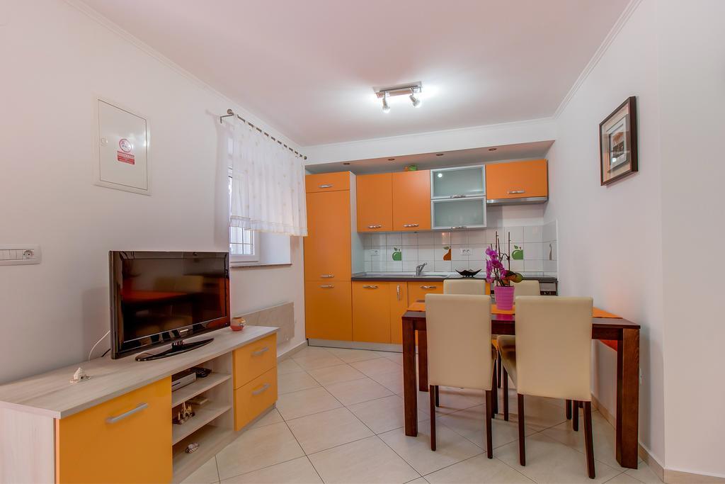 Apartments Leila Мали-Лошинь Экстерьер фото