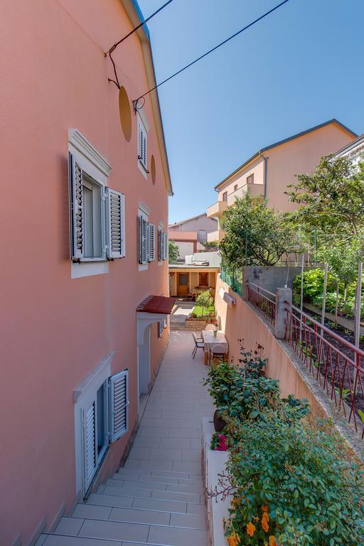 Apartments Leila Мали-Лошинь Экстерьер фото