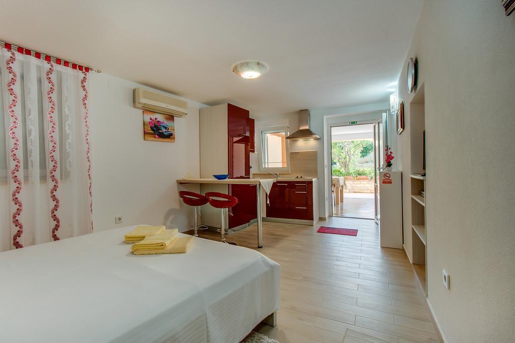 Apartments Leila Мали-Лошинь Экстерьер фото